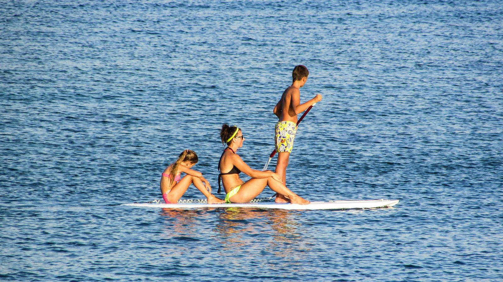 Things To Do In Phoenix - Tempe Town Lake - Paddleboard